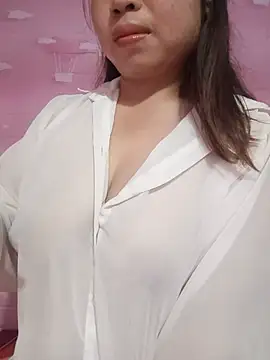 julybe online show from July 28, 2:46 pm