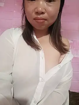 julybe online show from July 28, 3:21 pm