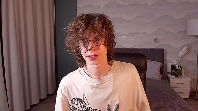 LeoBensyten online show from February 10, 10:25 pm