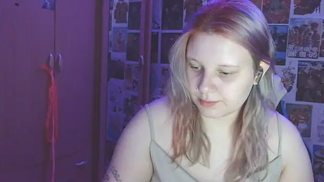 Snapshot of FoxPlayXX chatting on July 23, 9:35 pm FoxPlayXX online show from July 23, 9:35 pm