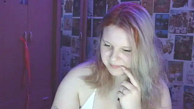 Snapshot of FoxPlayXX chatting on July 30, 9:25 pm FoxPlayXX online show from July 30, 9:25 pm
