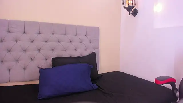 MiaBloom   online show from November 13, 11:09 am