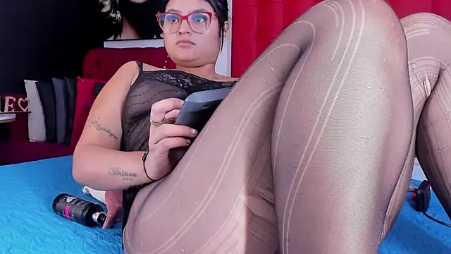 MiaBloom   online show from December 19, 11:39 am