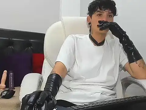 Snapshot of SubGirlRs chatting on October 31, 3:02 pm SubGirlRs online show from October 31, 3:02 pm