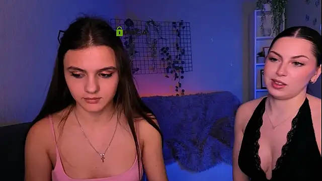 Snapshot of lisa_dark_ chatting on March 13, 8:37 pm lisa dark online show from March 13, 8:37 pm