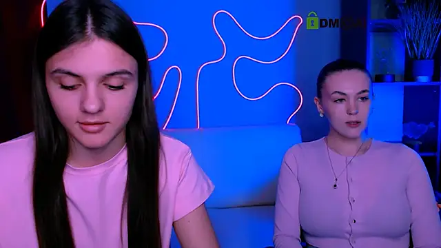 Snapshot of lisa_dark_ chatting on April 21, 9:37 am lisa dark online show from April 21, 9:37 am