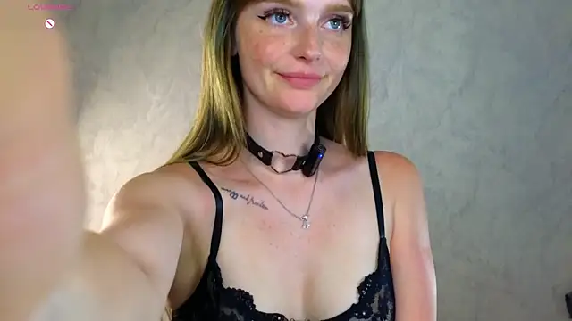 Snapshot of Lovelly_molly1 chatting on June 14, 5:59 pm Lovelly molly1 online show from June 14, 5:59 pm