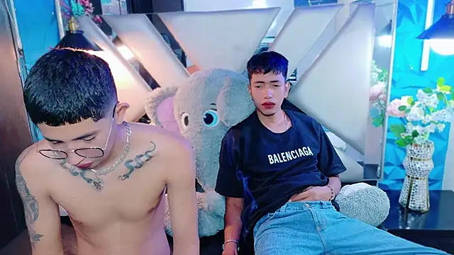 Snapshot of darwinandbrayann chatting on November 30, 8:13 pm darwinandbrayann online show from November 30, 8:13 pm