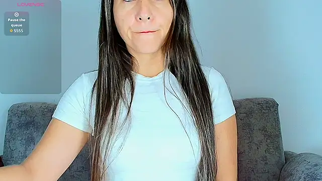 alana pink95 online show from December 18, 12:33 pm