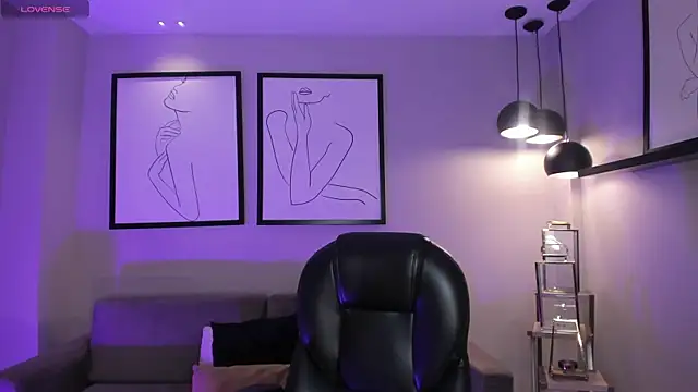 BellaConnorX online show from March 13, 4:30 am