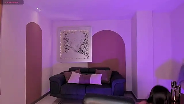 BellaConnorX online show from April 28, 4:28 am