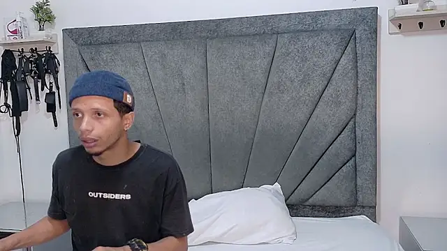 Snapshot of DamianandEva chatting on January 17, 12:54 pm DamianandEva online show from January 17, 12:54 pm