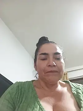Snapshot of MaryRoze_ chatting on May 10, 4:12 pm MaryRoze online show from May 10, 4:12 pm