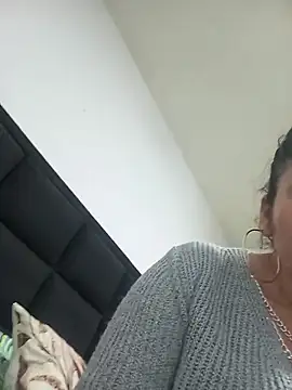 Snapshot of MaryRoze_ chatting on May 24, 4:45 pm MaryRoze online show from May 24, 4:45 pm