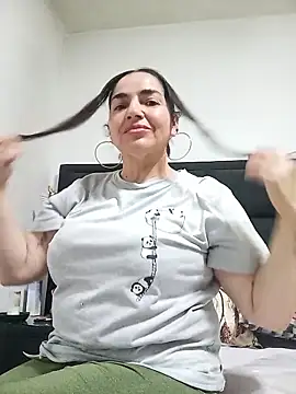 Snapshot of MaryRoze_ chatting on May 26, 1:01 am MaryRoze online show from May 26, 1:01 am