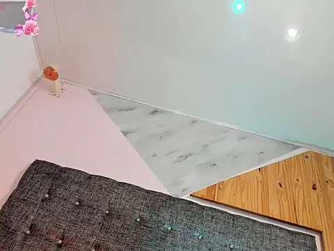  tinyrose  online show from December 3, 7:34 pm