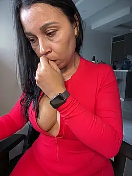 Snapshot of Natural_BIGASS_Nina chatting on June 8, 7:25 pm Natural BIGASS Nina online show from June 8, 7:25 pm