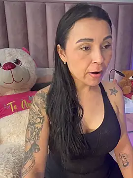 Snapshot of Natural_BIGASS_Nina chatting on June 30, 8:10 pm Natural BIGASS Nina online show from June 30, 8:10 pm