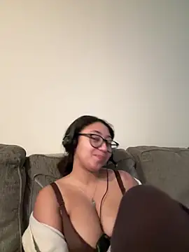 minha baby online show from December 14, 10:14 pm