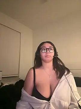 Snapshot of minha_baby chatting on February 5, 7:57 am minha baby online show from February 5, 7:57 am