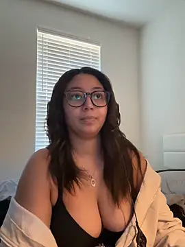 Snapshot of minha_baby chatting on February 12, 5:30 pm minha baby online show from February 12, 5:30 pm