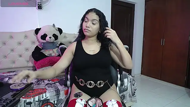 Snapshot of valeria_martinez19 chatting on June 13, 3:04 am valeria martinez19 online show from June 13, 3:04 am