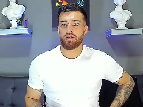 Thorevans2424 online show from November 21, 12:43 am