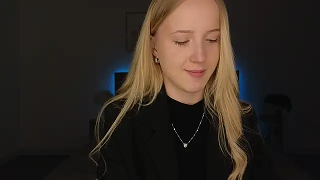 Snapshot of adele_armass chatting on May 15, 9:00 pm adele armass online show from May 15, 9:00 pm