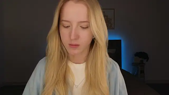 Snapshot of adele_armass chatting on May 20, 8:59 pm adele armass online show from May 20, 8:59 pm