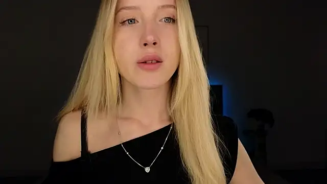 Snapshot of adele_armass chatting on May 23, 9:08 pm adele armass online show from May 23, 9:08 pm