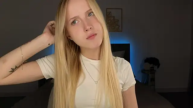 Snapshot of adele_armass chatting on May 26, 9:11 pm adele armass online show from May 26, 9:11 pm