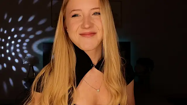 Snapshot of adele_armass chatting on June 11, 8:51 pm adele armass online show from June 11, 8:51 pm
