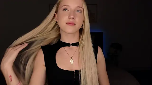 Snapshot of adele_armass chatting on July 25, 8:50 pm adele armass online show from July 25, 8:50 pm