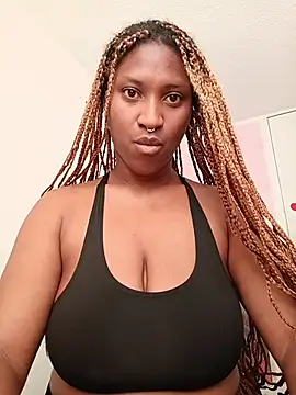Snapshot of EvonyFoxxx chatting on July 12, 8:33 pm EvonyFoxxx online show from July 12, 8:33 pm
