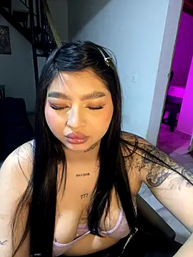 Snapshot of babykw chatting on November 14, 1:04 am babykw online show from November 14, 1:04 am