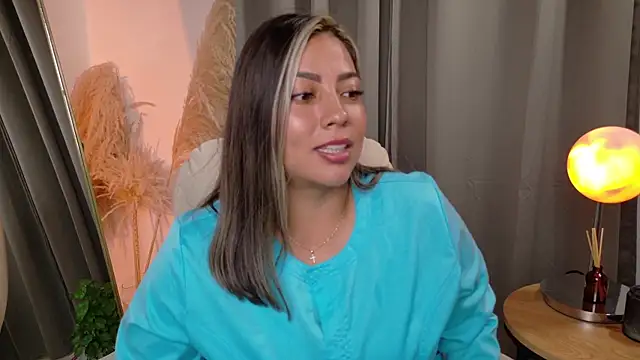 Snapshot of Zara_Nova chatting on May 30, 4:48 pm Zara Nova online show from May 30, 4:48 pm