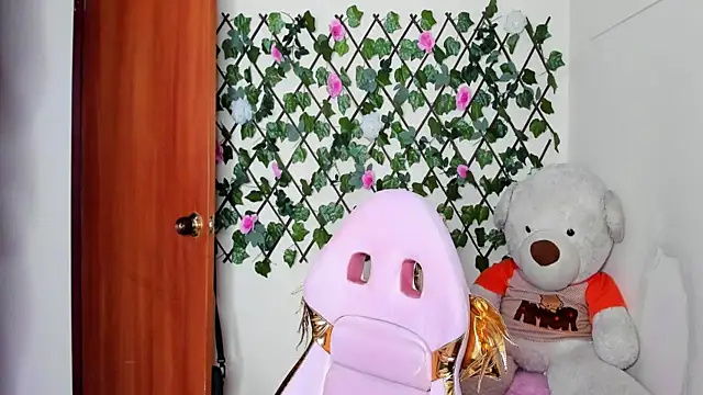 melani ferraraa  online show from November 5, 3:17 am