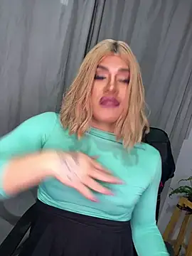 melani ferraraa  online show from July 4, 10:16 pm