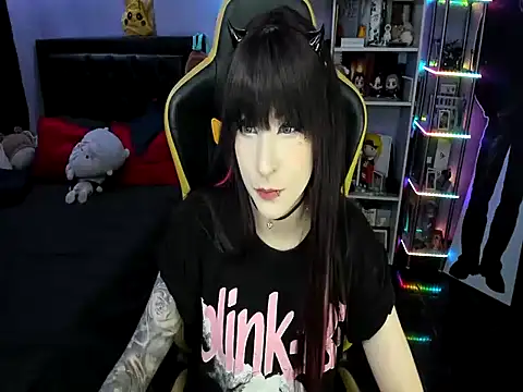 Snapshot of Yummy_dark chatting on February 25, 4:44 am Yummy dark online show from February 25, 4:44 am