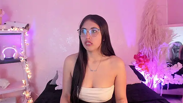Snapshot of Valk_submissive chatting on May 18, 5:13 am Valk submissive online show from May 18, 5:13 am