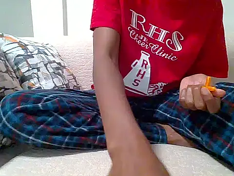 Snapshot of Petite_baby5 chatting on May 6, 4:01 pm Petite baby5 online show from May 6, 4:01 pm