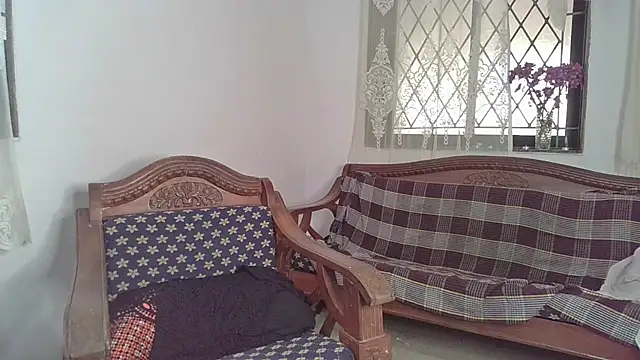 Alice honey  online show from February 16, 7:15 am