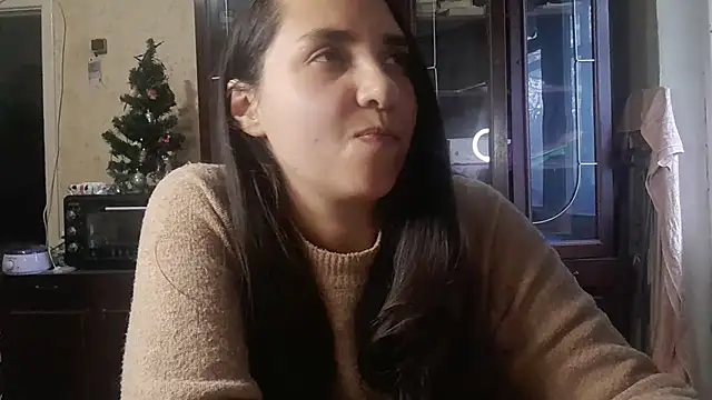 Snapshot of VoulezVous_Angel chatting on December 14, 10:31 am VoulezVous Angel online show from December 14, 10:31 am