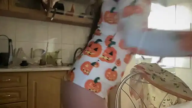 Snapshot of ShizukuHunter chatting on November 2, 4:09 pm ShizukuHunter online show from November 2, 4:09 pm