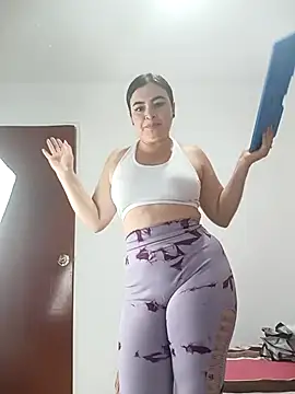 Snapshot of Candy69_ chatting on November 12, 1:44 pm Candy69 online show from November 12, 1:44 pm