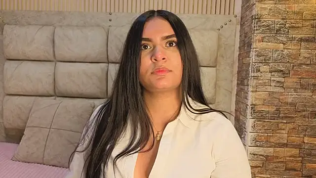 amarahanks1 online show from November 15, 6:59 pm