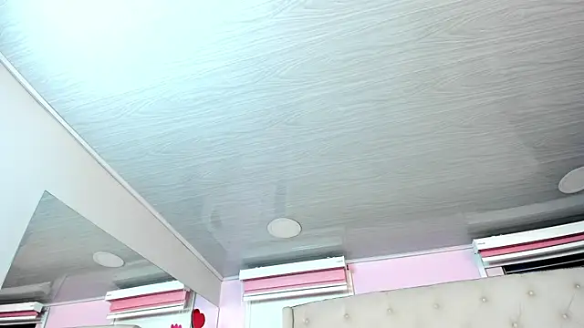Snapshot of scarlett_leblanc_ chatting on July 7, 11:47 am scarlett leblanc online show from July 7, 11:47 am