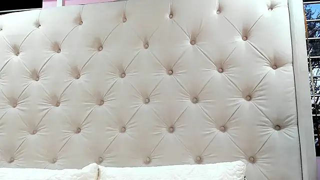 Snapshot of scarlett_leblanc_ chatting on July 27, 11:50 am scarlett leblanc online show from July 27, 11:50 am