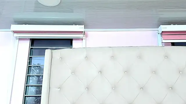 Snapshot of scarlett_leblanc_ chatting on July 29, 11:52 am scarlett leblanc online show from July 29, 11:52 am