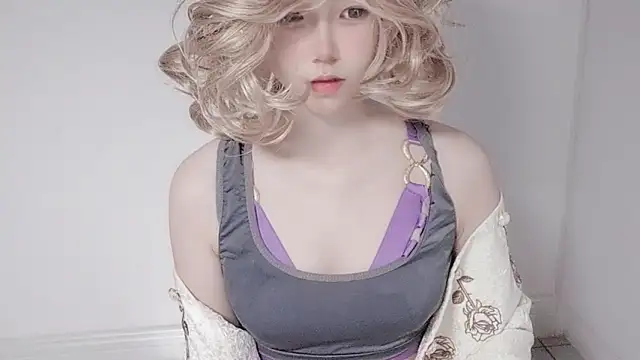 JuliaNoir online show from March 18, 10:51 am